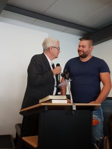 Sion - baptemes - 12 aout 2017 - David avec le pasteur René Augsburger